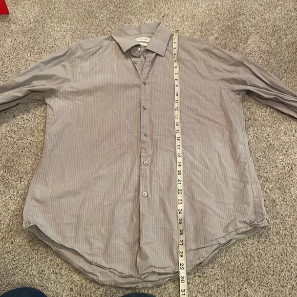 Calvin Klein slim fit gray with white stripe button down size large - Picture 4 of 7